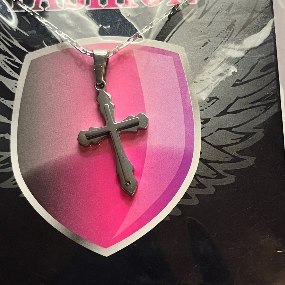 Source Unknown Silver Cross Necklace